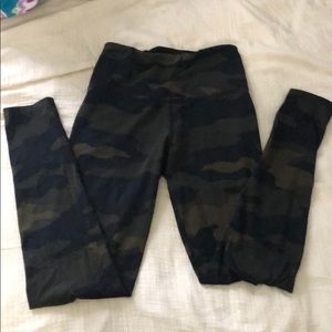 VS pink camo leggings